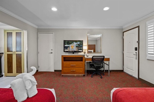 Del Sol Inn Anaheim image 6